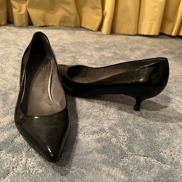 Stuart Weitzman Black Pointed Toe Kitten Heels - Picture 2 of 2
